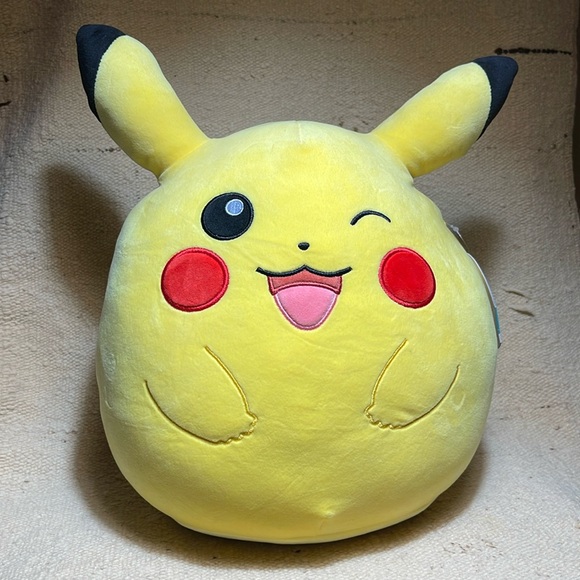Pokemon Other - Pokemon Center Pikachu Winking Squishmellow